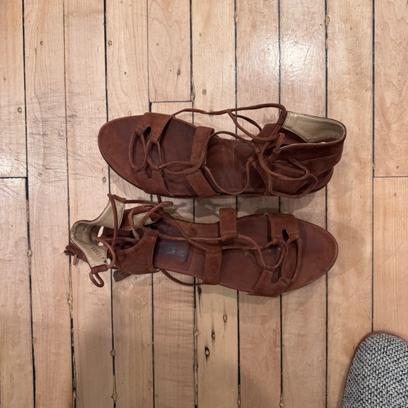 Stuart Weitzman Romanesque - Picture 5 of 6